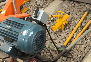 轨缝调整的核心工具